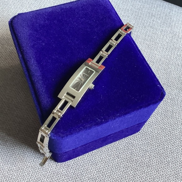 So CUTE stainless steel GUCCI watch 💙💙💙 - Picture 1 of 6